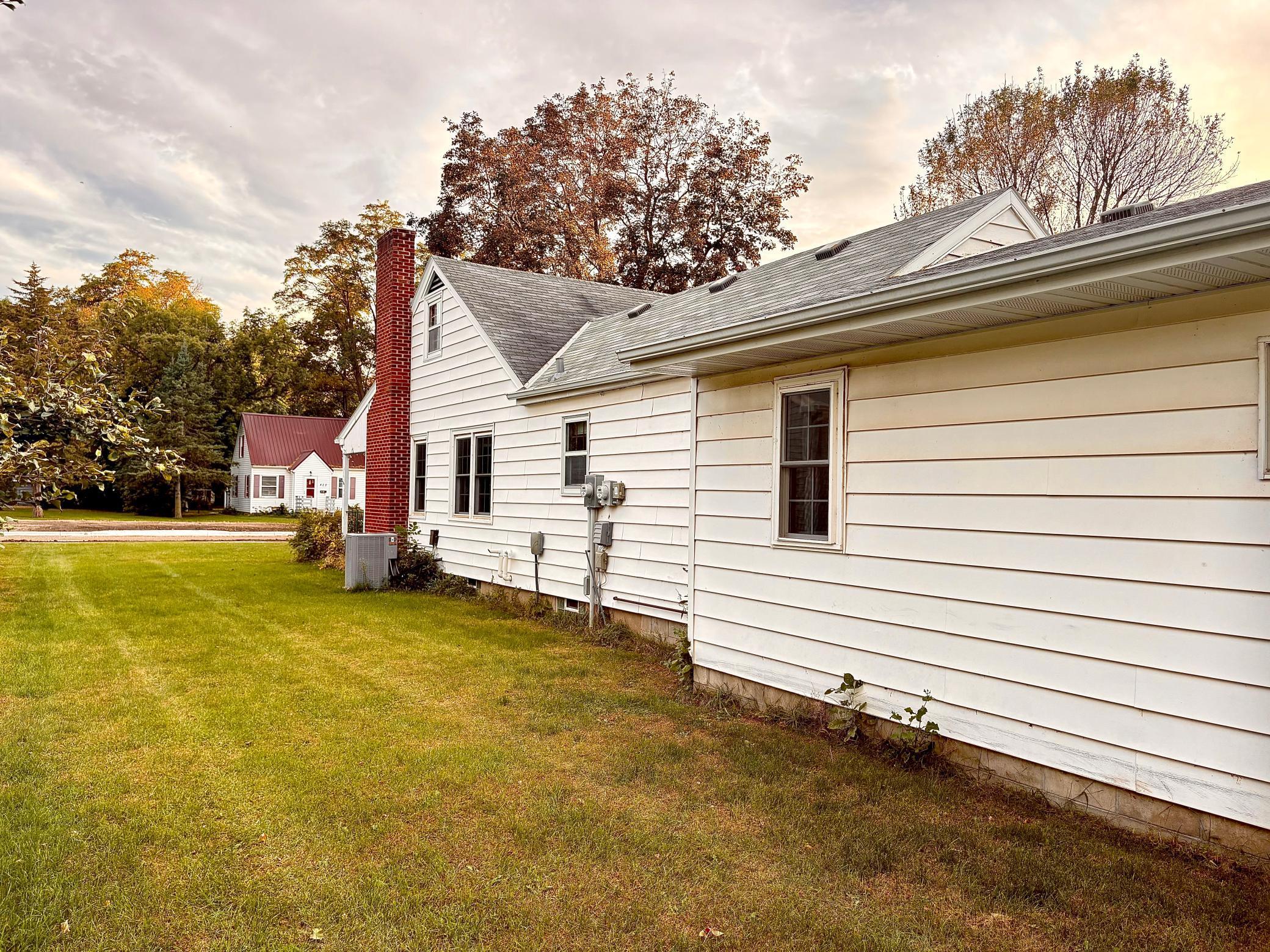 429 E Rooney Avenue Appleton MN 56208