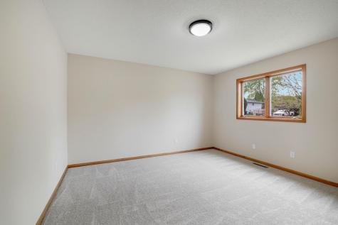 8128 Dawn Avenue Inver Grove Heights MN 55076
