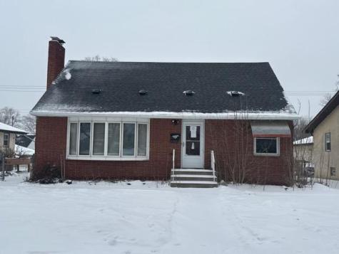 1821 Nebraska Avenue E Saint Paul MN 55119