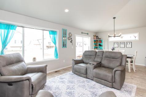6012 Kodiak Lane Horace ND 58047