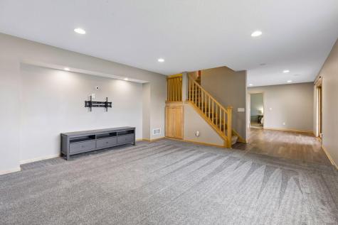 5614 105th Avenue N Brooklyn Park MN 55443