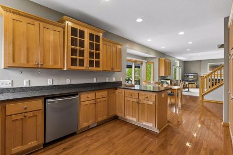 5614 105th Avenue N Brooklyn Park MN 55443
