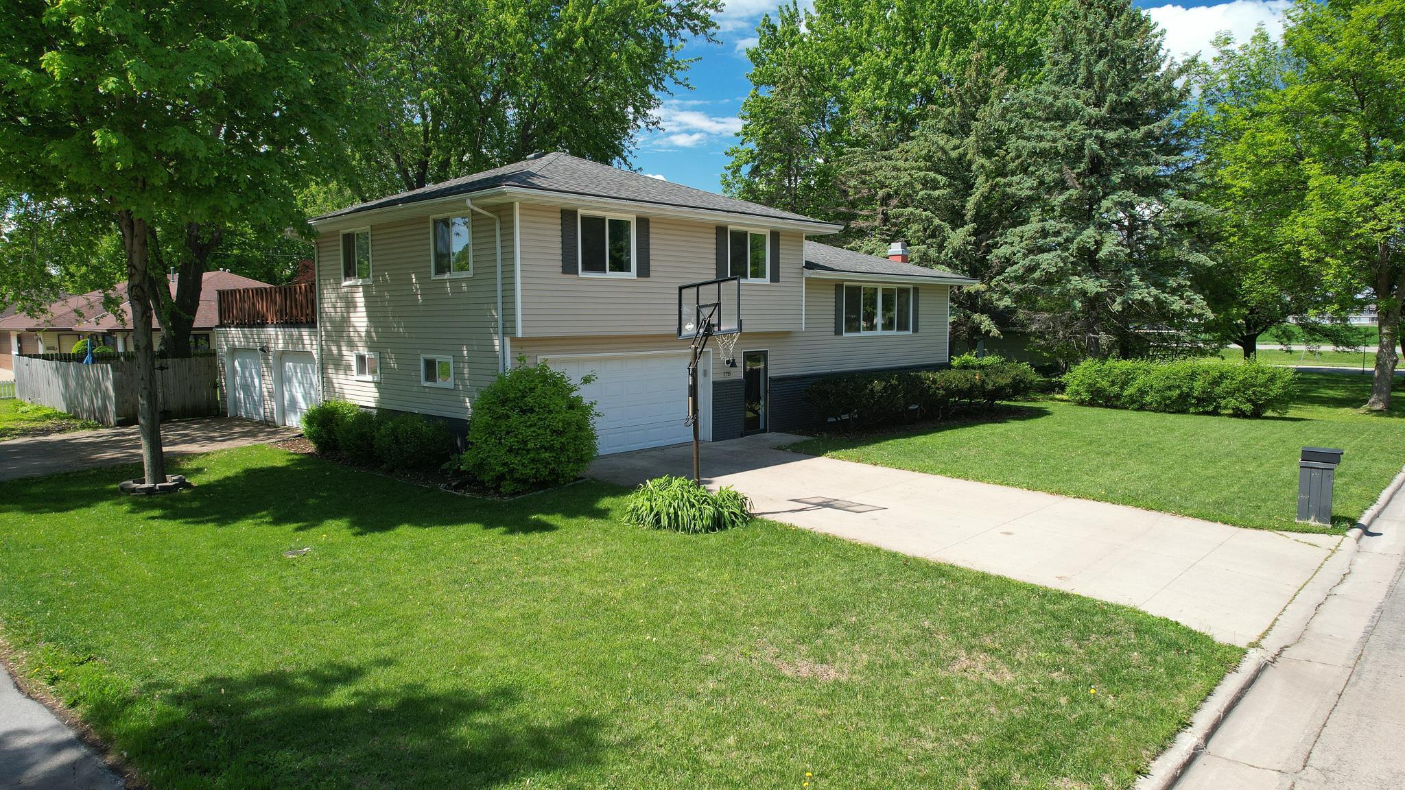 1715 Gateway Drive Albert Lea MN 56007