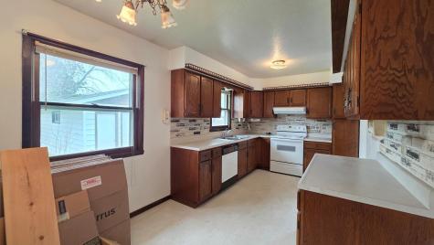 806 N 29 Street N Fargo ND 58102