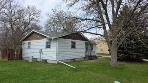 806 N 29 Street N Fargo ND 58102