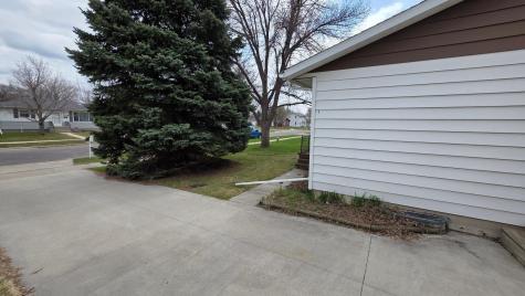 806 N 29 Street N Fargo ND 58102