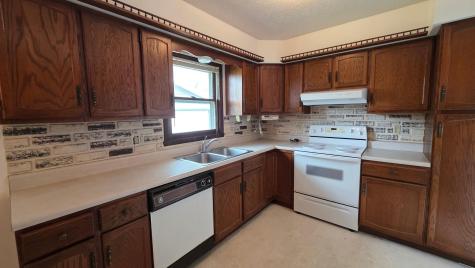 806 N 29 Street N Fargo ND 58102