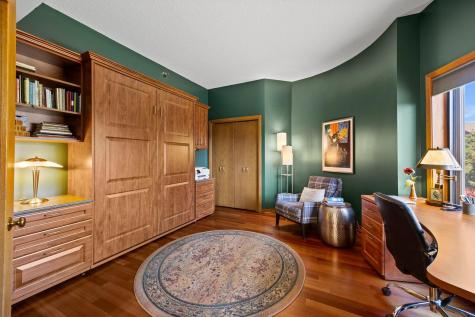 110 Bank Street SE Minneapolis MN 55414