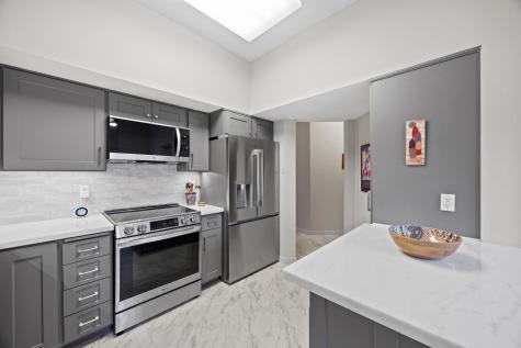 110 Bank Street SE Minneapolis MN 55414