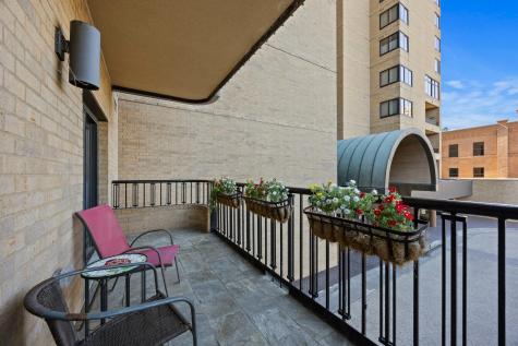 110 Bank Street SE Minneapolis MN 55414
