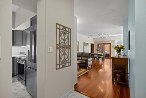 110 Bank Street SE Minneapolis MN 55414