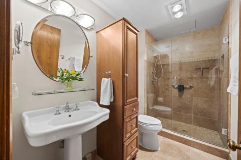 110 Bank Street SE Minneapolis MN 55414
