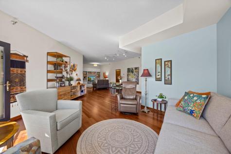 110 Bank Street SE Minneapolis MN 55414