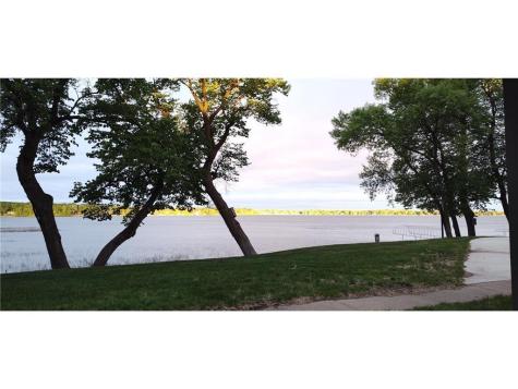 2520 Le Homme Dieu Heights NE Alexandria MN 56308