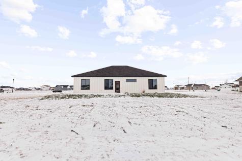 215 Emma Court Mapleton ND 58059