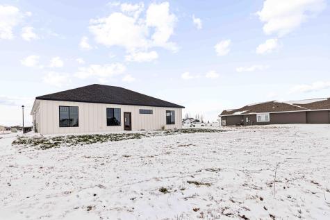 215 Emma Court Mapleton ND 58059
