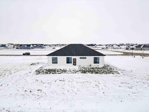 215 Emma Court Mapleton ND 58059