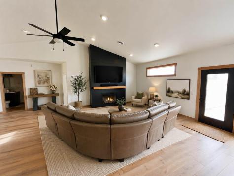 215 Emma Court Mapleton ND 58059