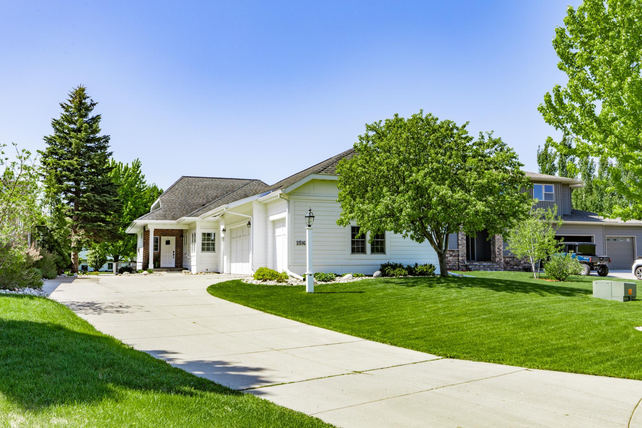 2516 Rose Creek Parkway S Fargo ND 58104