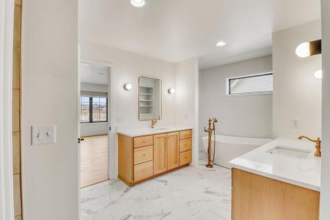 2439 Rivers Bend Drive E West Fargo ND 58078