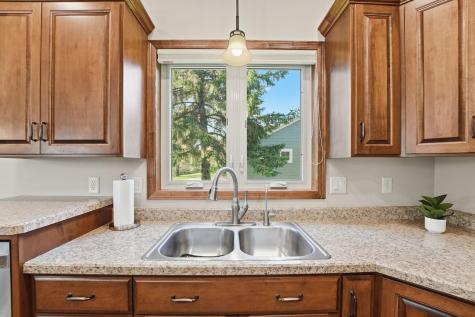 1411 Karnis Drive NW Alexandria MN 56308