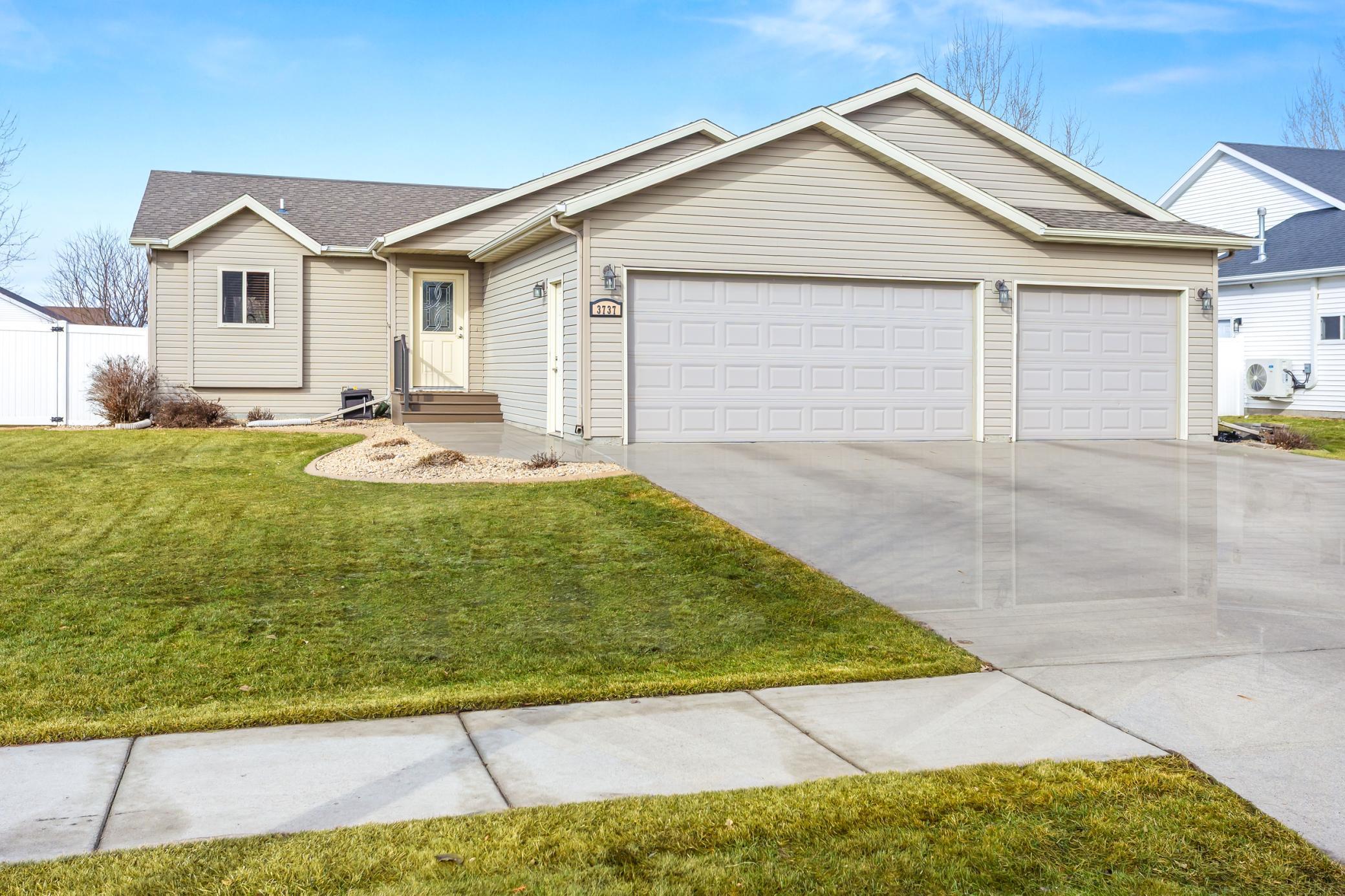 3737 Harrison Street S Fargo ND 58104