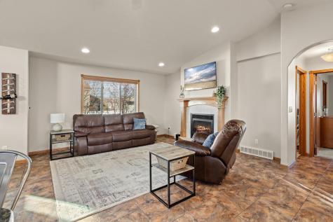 3737 Harrison Street S Fargo ND 58104