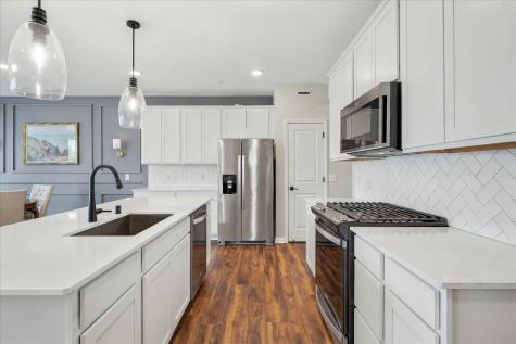 9650 4th Street N Lake Elmo MN 55042