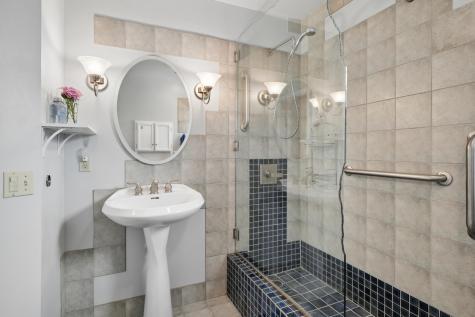 5929 Queen Avenue S Minneapolis MN 55410
