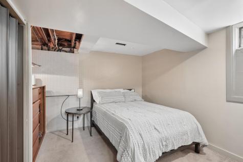 5929 Queen Avenue S Minneapolis MN 55410
