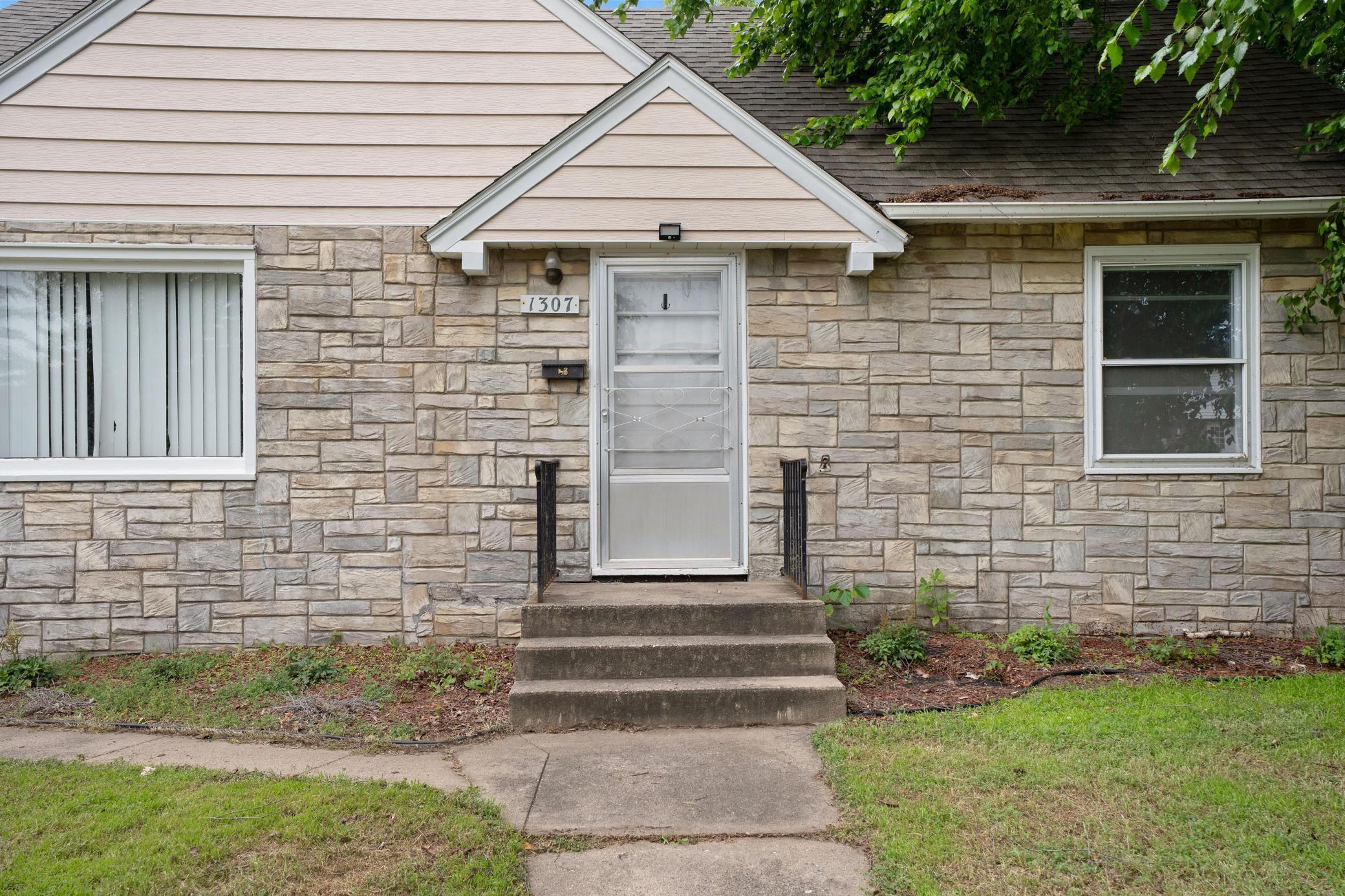 1307 2nd Avenue SW Austin MN 55912