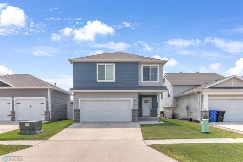1586 68th Avenue S Fargo ND 58104