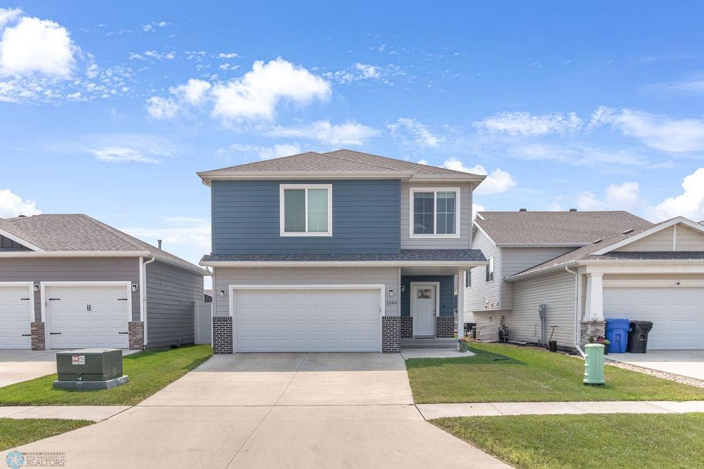 1586 68th Avenue S Fargo ND 58104