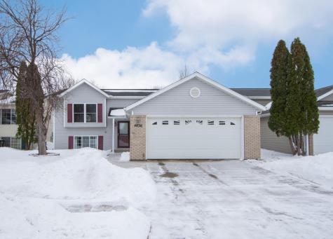 4836 9th Avenue S Fargo ND 58103