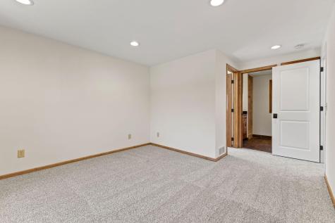 18420 29th Avenue N Plymouth MN 55447
