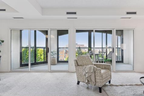 1201 Yale Place Minneapolis MN 55403