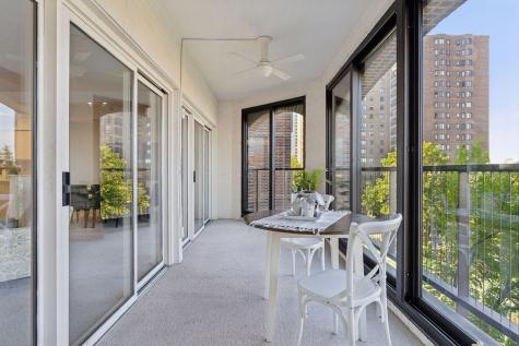 1201 Yale Place Minneapolis MN 55403