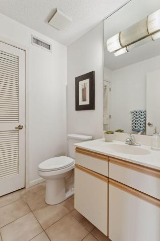 1201 Yale Place Minneapolis MN 55403