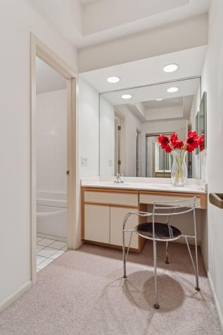 1201 Yale Place Minneapolis MN 55403