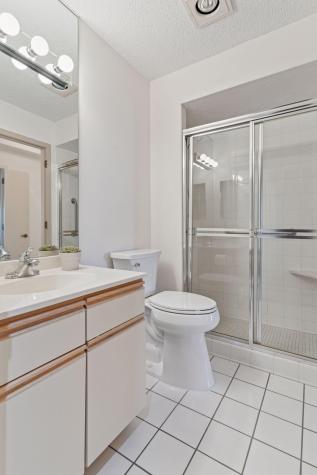 1201 Yale Place Minneapolis MN 55403