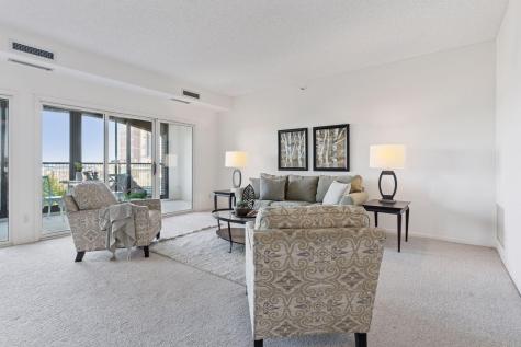 1201 Yale Place Minneapolis MN 55403