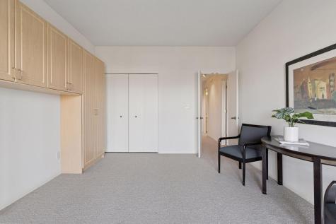1201 Yale Place Minneapolis MN 55403