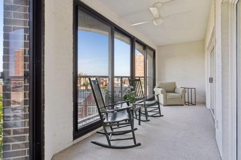 1201 Yale Place Minneapolis MN 55403