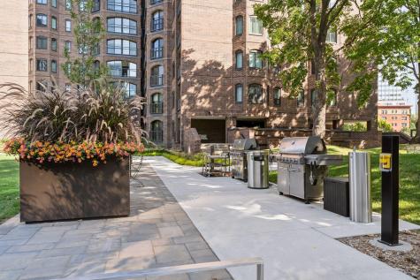 1201 Yale Place Minneapolis MN 55403