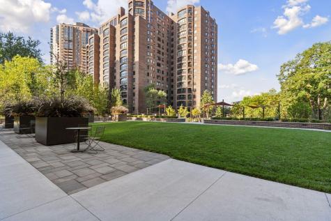 1201 Yale Place Minneapolis MN 55403