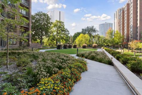 1201 Yale Place Minneapolis MN 55403