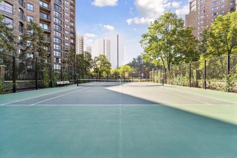1201 Yale Place Minneapolis MN 55403