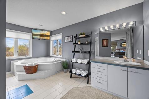 9820 Deerbrook Drive Chanhassen MN 55317