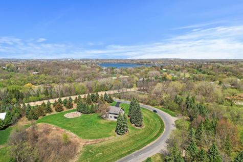 9820 Deerbrook Drive Chanhassen MN 55317