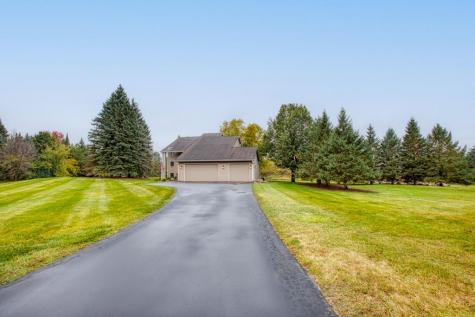 9820 Deerbrook Drive Chanhassen MN 55317